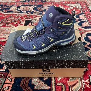 Brand New Salomon Hikers